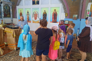 «За окнами август–праздничные Спасы»
